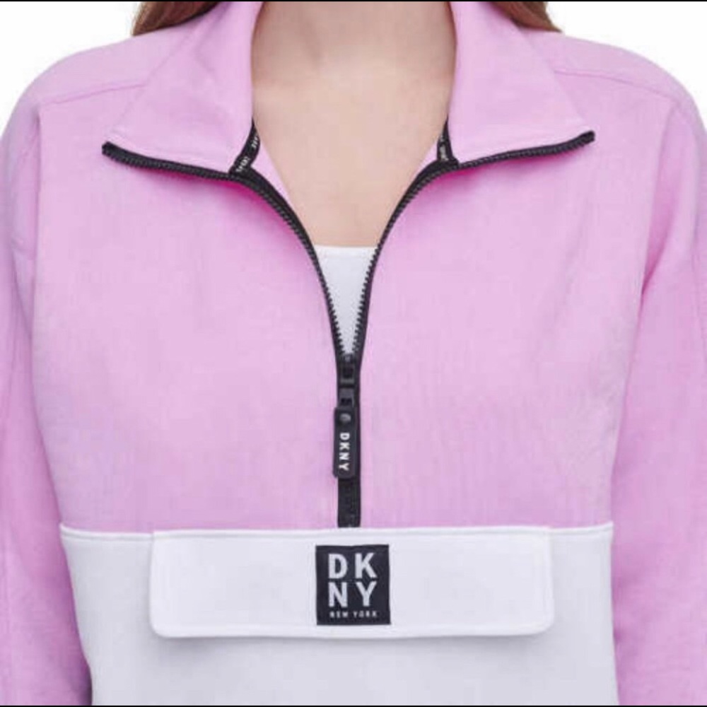 DKNY SPORTS 1/2 ZIP ENVELOPE POCKET PULLOVER PINK